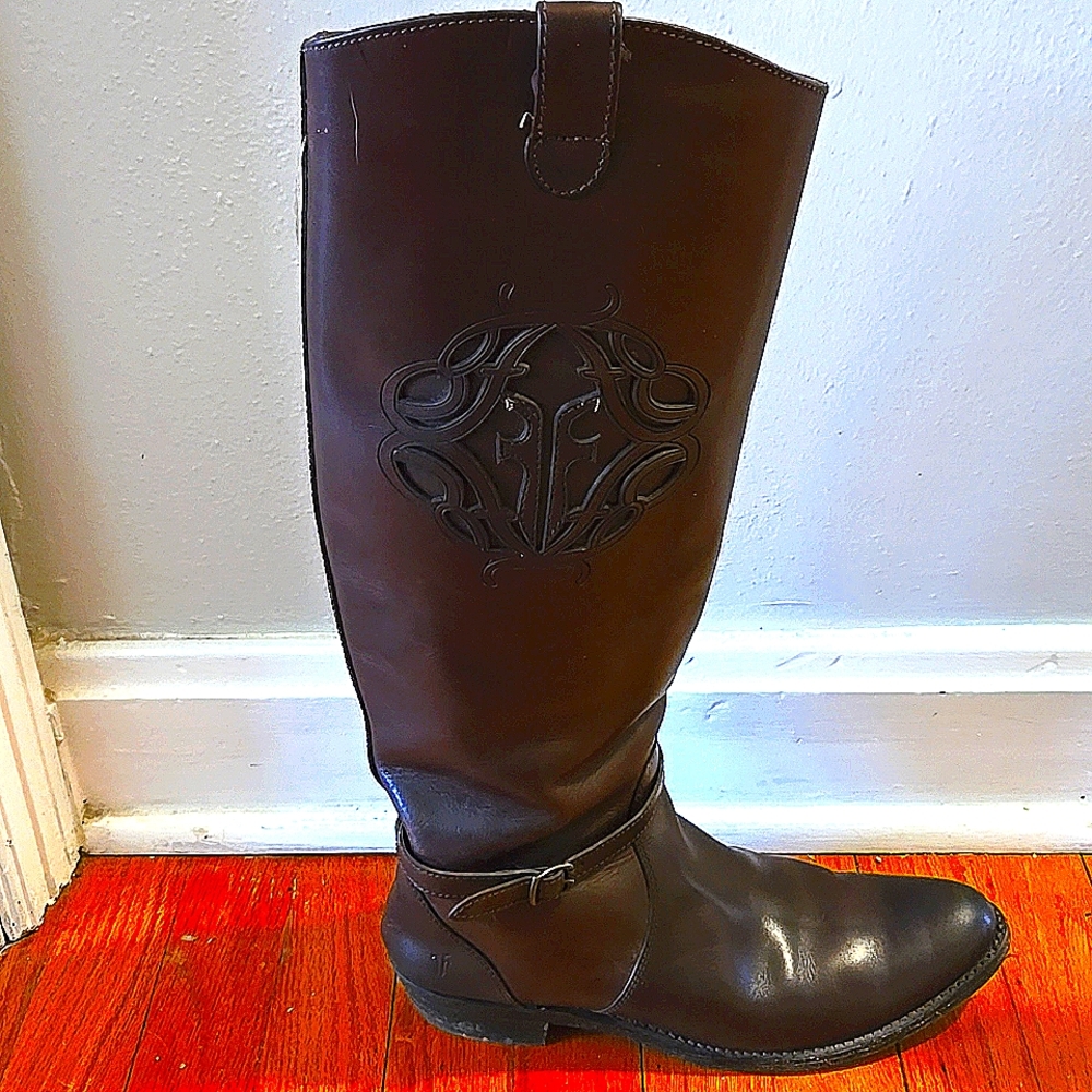 Elegant Dark Brown Leather Boots - Picture 2 of 7